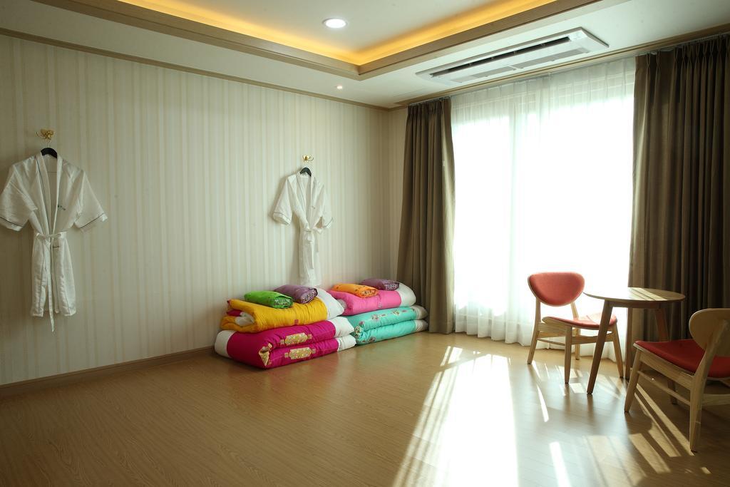 โรงแรมอริซุ คย็องจู คยองจู ภายนอก รูปภาพ